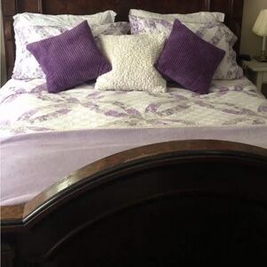 MARTHA STEWART FLORAL Quilt with   matching Shams🪻💐